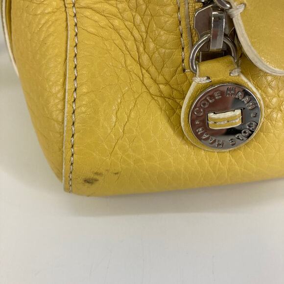 COLE HANN (MEDIUM) YELLOW PEBBLED LEATHER SHOULDER BAG ASIS - Picture 3 of 15